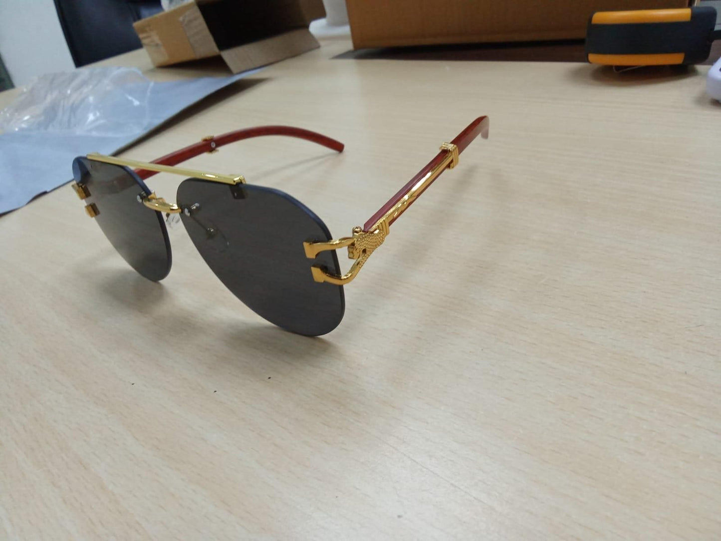 Premium Rimless Aviator Sunglasses (Pack of 1 )